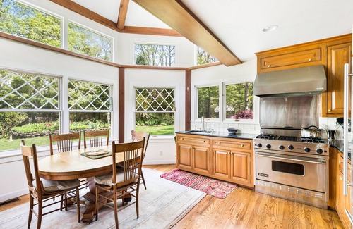 Wainscott Casa | WATERFRONT GEORGICA POND AND BOATHOUSE
