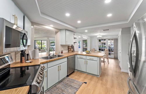 Flor-a-mar Casa | Waterfront Getaway w/Dock &Kayaks - Dog Friendly