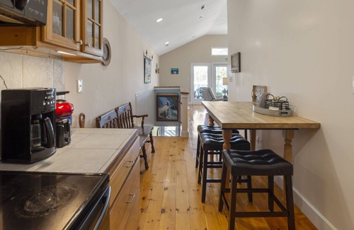 Oriental Apartamento | Waterfront Getaway in sailing village of Oriental