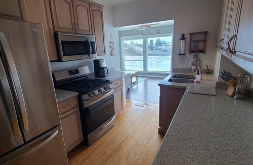 Algoma Casa | Waterfront Getaway with Boat Slip/Dock and Spectacular Sunsets on Ahnapee River