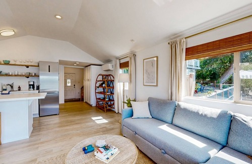 Belfair Casa | Waterfront getaway with expansive deck, gas grill & 40' private waterfront