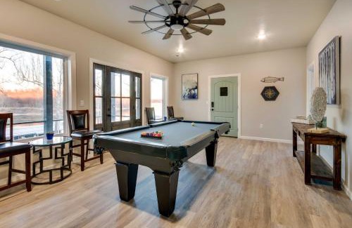 Cleora Casa | Waterfront Grand Lake Family House with Game Room!