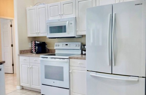 Caloosahatchee Casa | Waterfront, gulf access, heated pool, dock. Near caloosahatchee river!