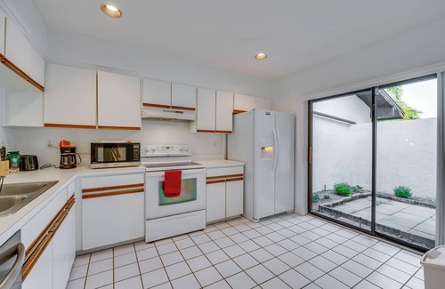 Grenelefe Casa | Waterfront Haines City Townhome w/ Community Pool!