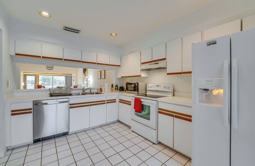 Grenelefe Casa | Waterfront Haines City Townhome w/ Community Pool!