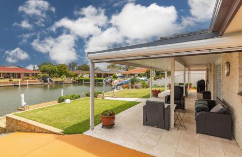 Forster Casa | Waterfront Haven with your own private jetty