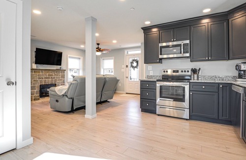 Charlestown Casa | Waterfront Historical District Home Near River