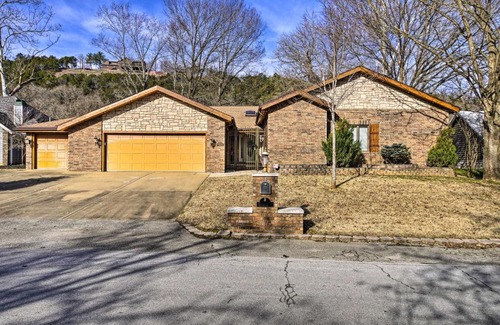 Hollister Casa | Waterfront Hollister Retreat with Dock and Game Room!