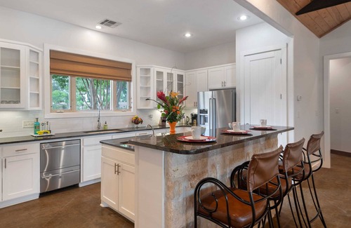Horseshoe Bay West Casa | Waterfront Home | Boat Slip | Spacious Outdoor Patio | Fenced Yard