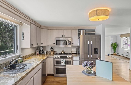 West Chatham Casa | WATERFRONT home close to Downtown Chatham!