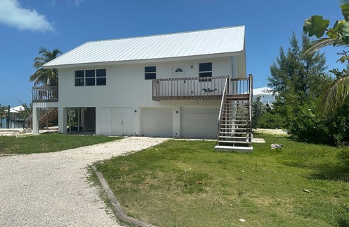 Treasure Cay Casa | Waterfront Home - Deep Water Dockage-Private Beach