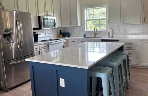 White Oak Casa | Waterfront home /dock & 2 kitchens/view 10 minutes from Carolina adventure world