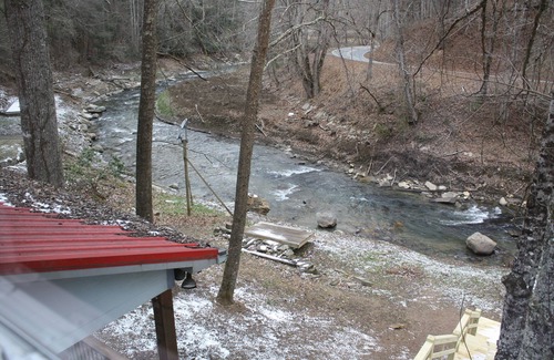 Bryson City Casa | Waterfront Home, Hot Tub, Gas Fireplace, Fire Pit, WiFi, Family & Dog-Friendly