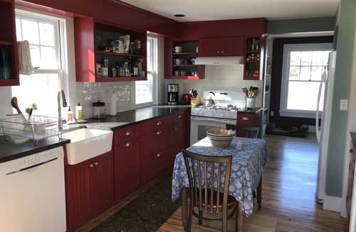 Oak Bluffs Cabaña | Waterfront Home en Oak Bluffs - A pie de la ciudad y la playa