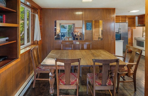 Sandpoint Casa | Waterfront home in Sagle with a dock, hot tub, and large lawn for families