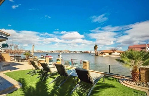 Victorville Casa | WATERFRONT home in Spring Valley Lake.