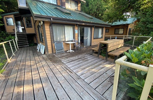 Bamfield Casa | Waterfront home located in peaceful Bamfield Inlet with private dock.