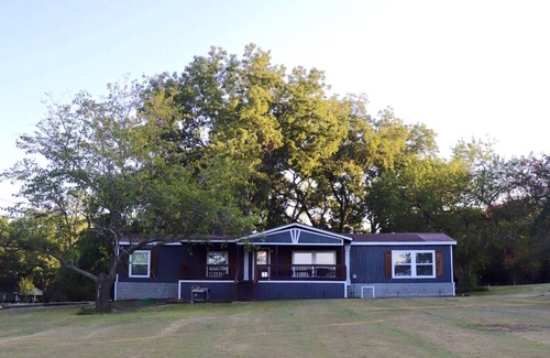 Wills Point Casa | Waterfront home newly renovated! Quiet & peaceful, + a 100 ft dock 2 fish from!