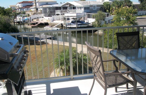 Hudson Beach Estates Casa | Frente al agua más nuevo de 3 pisos con vistas en la azotea de las aguas del Golfo