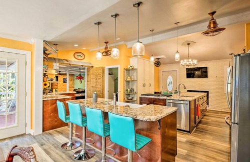 New London Casa | Waterfront Home on Badin Lake with Large Deck!