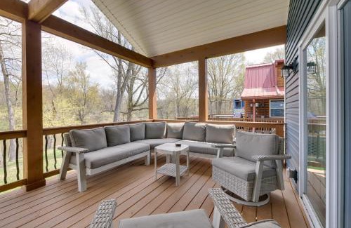 Lake Milton Casa | Waterfront Home on Lake Milton Dock, Hot Tub