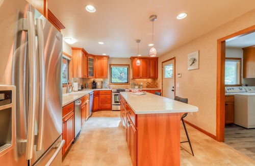 Gig Harbor Casa | Casa frente al mar y casa de huéspedes en el lugar con cocinas completas, una gran terraza y fogatas