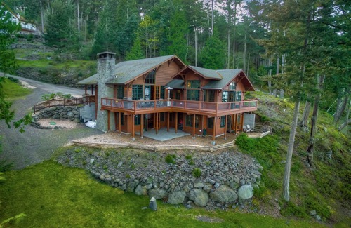 Friday Harbor Casa | FRENTE AL AGUA! ESCALERAS A PLAYA PRIVADA - (ALOJAMIENTO EN PEBBLE BEACH)