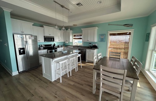 Grand Isle Casa | Waterfront Home w / 400 'Muelle de pesca. Cangrejo y pescado en el muelle con acceso en barco.
