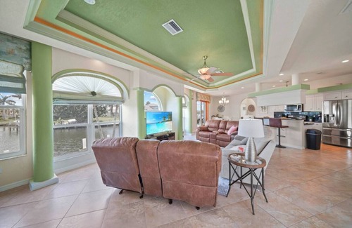 Burnt Store Isles Casa | Waterfront home W/courtyard pool