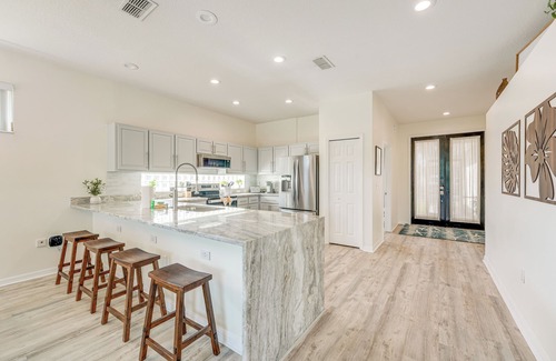 Sunset Lakes Casa | Waterfront Home w/ Private Pool: 5 Mi to Disney!