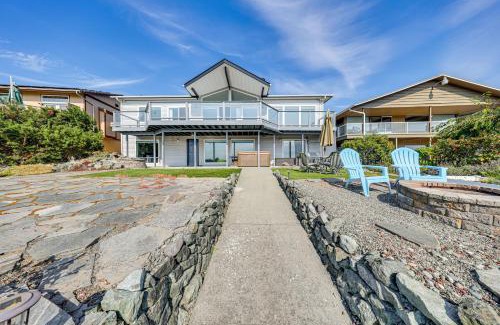 Oak Harbor Casa | Waterfront Home with Dock and Hot Tub in Oak Harbor!