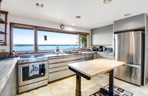 Vashon Island Casa | Waterfront home with deck, WiFi, & views of the sound
