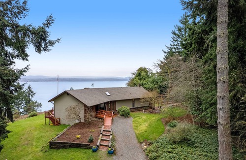 Vashon Island Casa | Waterfront home with deck, WiFi, & views of the sound