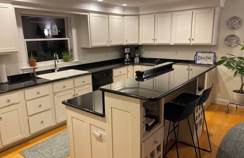 South Eliot Casa | Waterfront Home with dock just 10 min from downtown Portsmouth, NH. Sleeps 10.