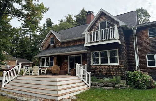 South Eliot Casa | Waterfront Home with dock just 10 min from downtown Portsmouth, NH. Sleeps 10.