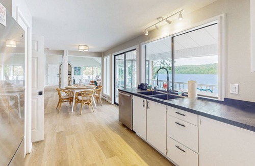 Vashon Island Casa | Waterfront home with hot tub, deck pool table and firepit