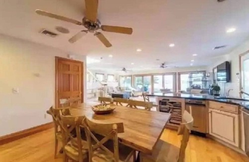 Buzzards Bay Casa | Waterfront Home with Spacious Deck and 4 Bedrooms