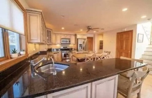 Buzzards Bay Casa | Waterfront Home with Spacious Deck and 4 Bedrooms