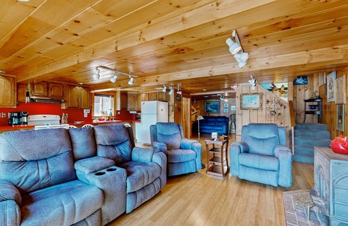 Sanbornton Cabina | Waterfront home with firepit, grill, & scenic deck - near outdoor recreation