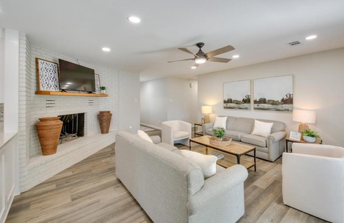 Hot Springs Casa | Waterfront Hot Springs Home with Dock and Porch!