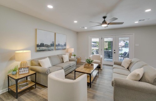 Hot Springs Casa | Waterfront Hot Springs Home with Dock and Porch!