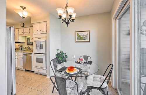 Lake Hamilton Apartamento | Waterfront Hot Springs Condo: Pool, Hot Tub Access