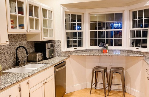 Kenmore Casa | Waterfront House in Kenmore