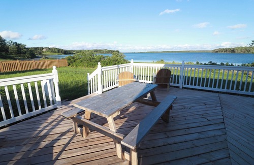Pomquet Cabaña | Waterfront House near Pomquet Beach- 2 bedrooms, Pet-Friendly