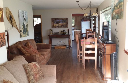 Sagle Casa | Waterfront House en Camp Bay, cerca de Sandpoint, con muelle y zona de baño.