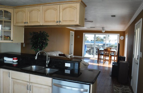 Saint James City Casa | Bungalow frente al mar, 2 hab, 2 baños, con sofá cama en la planta baja