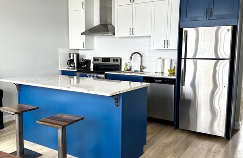 Clarendon Casa | Waterfront in Renfrew
