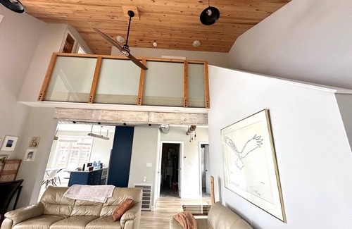Clarendon Casa | Waterfront in Renfrew