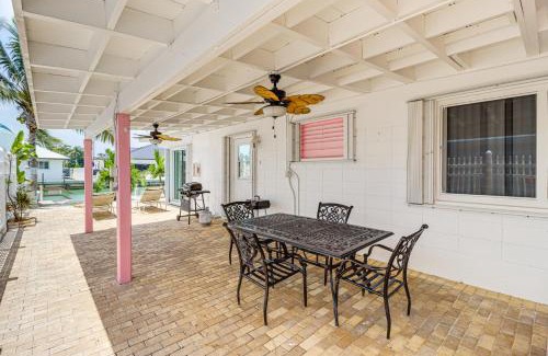 Key Colony Beach Casa | Waterfront Key Colony Beach Home with Golf Cart!