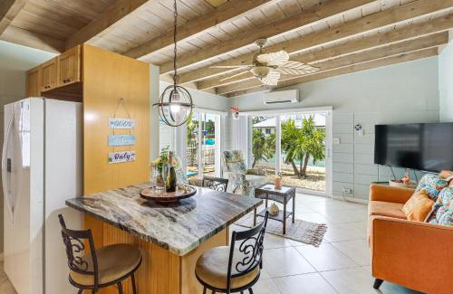 Key Colony Beach Casa | Waterfront Key Colony Beach Home with Golf Cart!